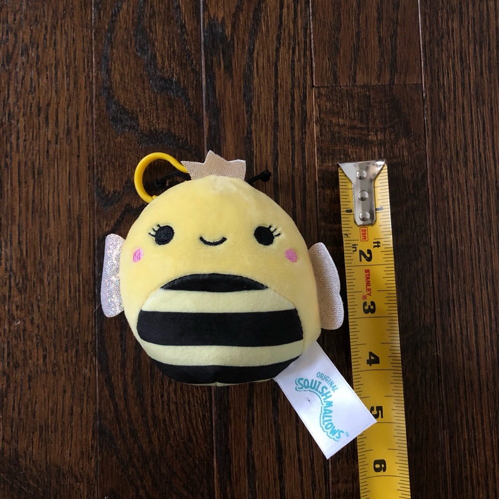 Squishmallows 4” Sunny the Queen Bee Clip-On Plush Keychain RARE - NWOT! - Picture 2 of 6